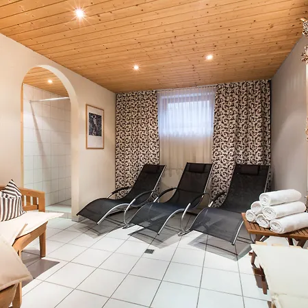 Rosa Canina Superior St. Anton am Arlberg