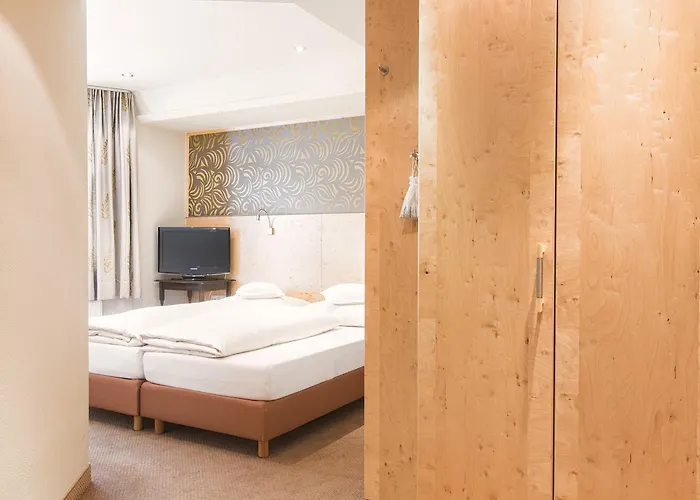 Rosa Canina Superior סן אנטון